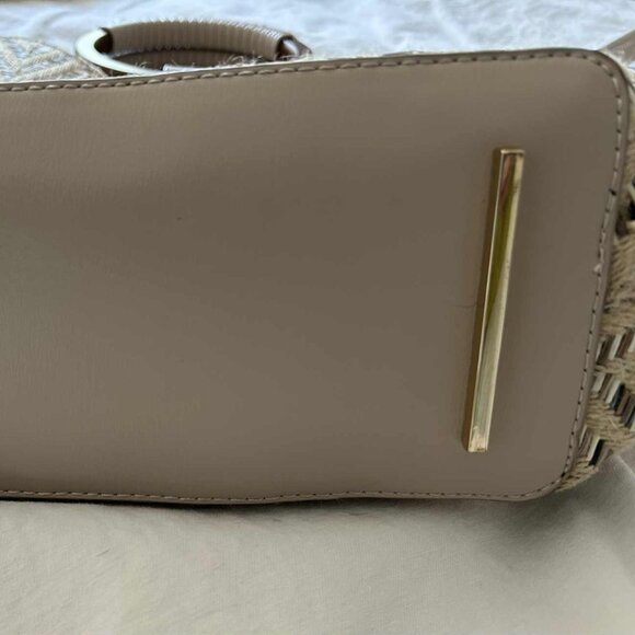 Celine Dion Natural Chevron Piacevole Libretto Tote w/ Ring Handles & Strap – OS - Picture 9 of 10